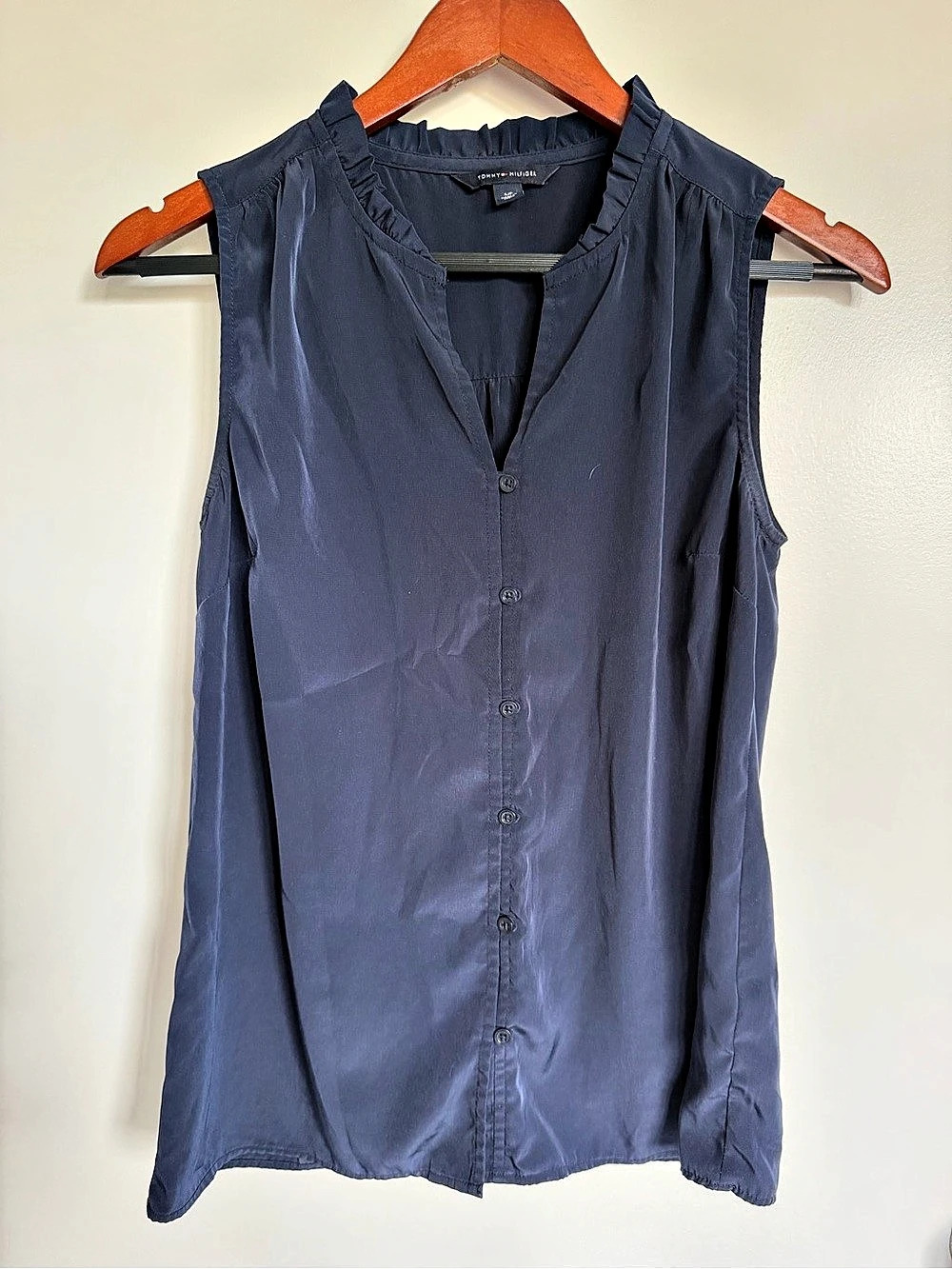 Tommy Hilfiger Sleeveless Button Front Top in Blue Small Like New